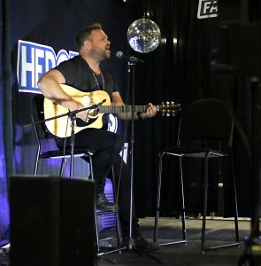 Drew Powell Entertains Fans with a Mini-Concert